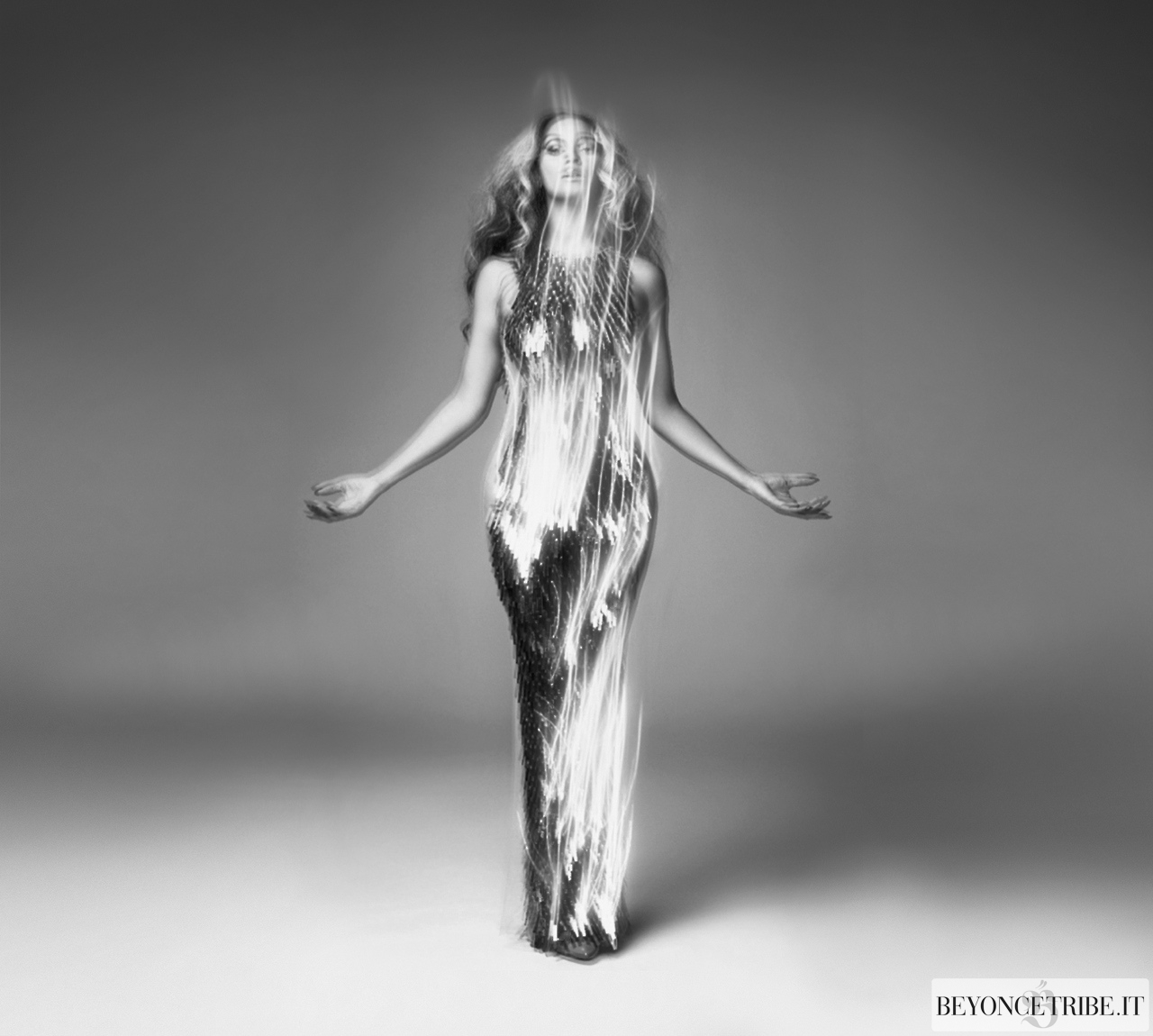 Beyonc On Photoshoot By Dave Roemer For Mrs Carter Show Tour Book