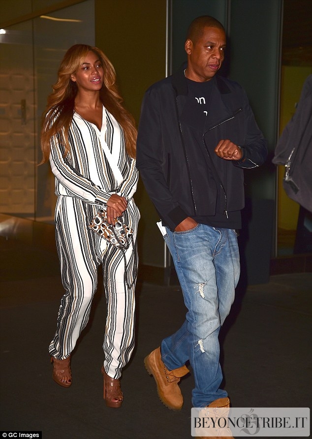 4-Beyonc%C3%A9-and-Jay-Z-spotted-in-Midtown-New-York-29-October-2014.jpg