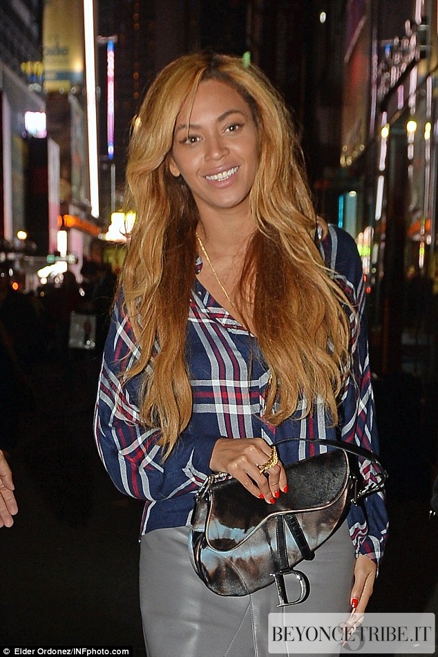 7Beyonc%C3%A9-spotted-in-New-York-30-october-2014.jpg