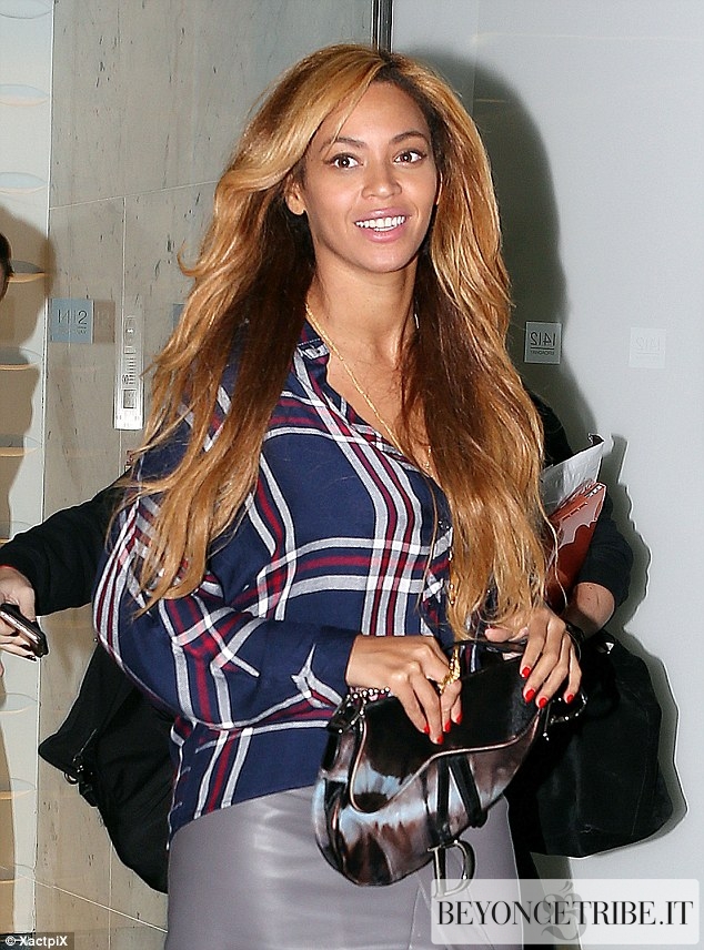 8Beyonc%C3%A9-spotted-in-New-York-30-october-2014.jpg