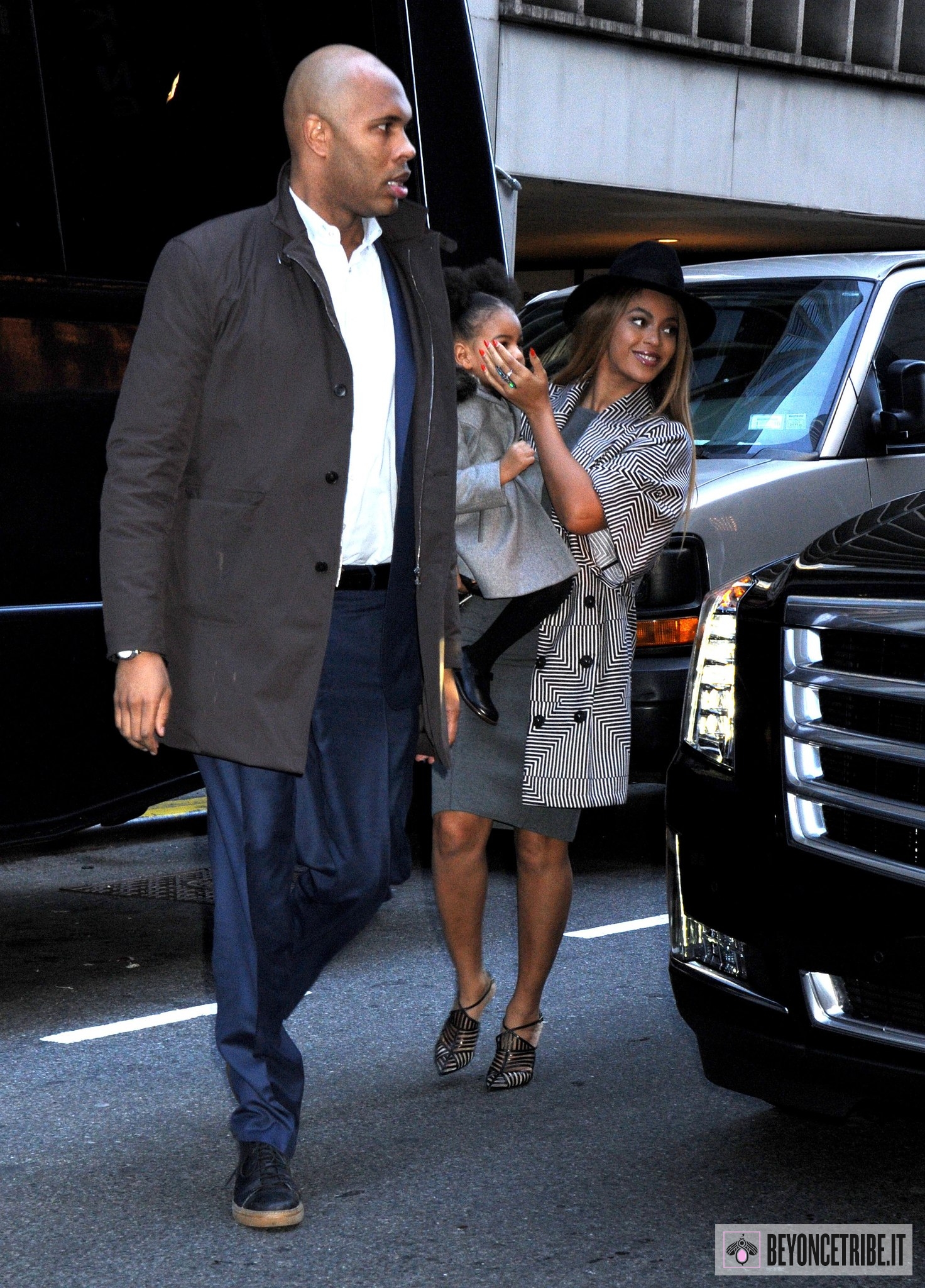 01Beyonc%C3%A9Blue-Ivy-and-Jay-Z-attends-Annie-movie-premiere-in-New-York-7-dec-2014.jpg