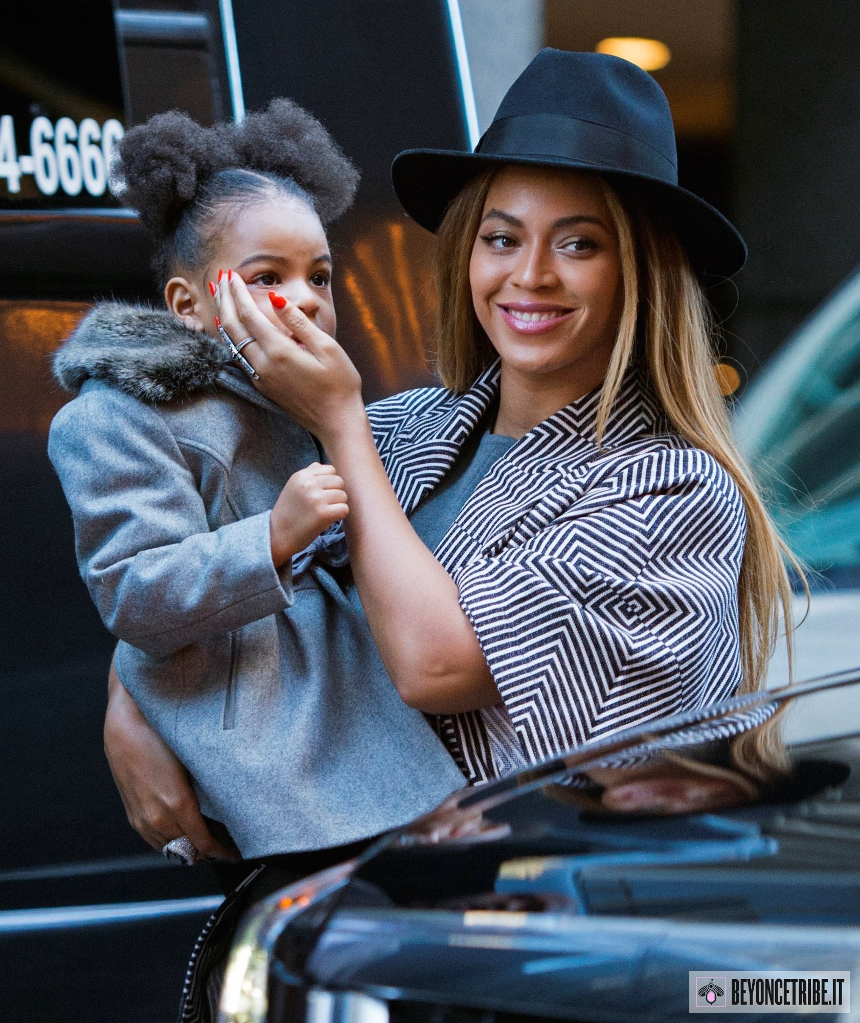 4Beyonc%C3%A9Blue-Ivy-and-Jay-Z-attends-Annie-movie-premiere-in-New-York-7-dec-2014.jpg