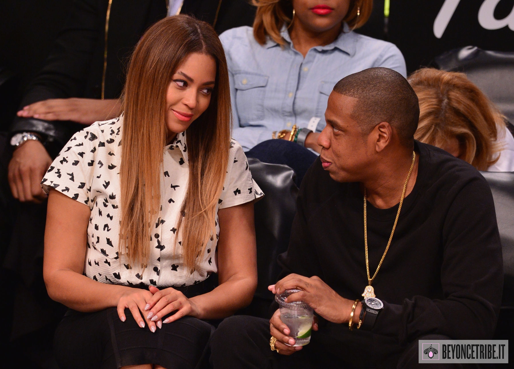 5Beyonc%C3%A9-and-Jay-Z-meet-Prince-William-and-Kate-Middleton-at-the-Brooklyn-Nets-vs-Cleveland-Cavaliers-game-NYC-8-DEC-2014.jpg