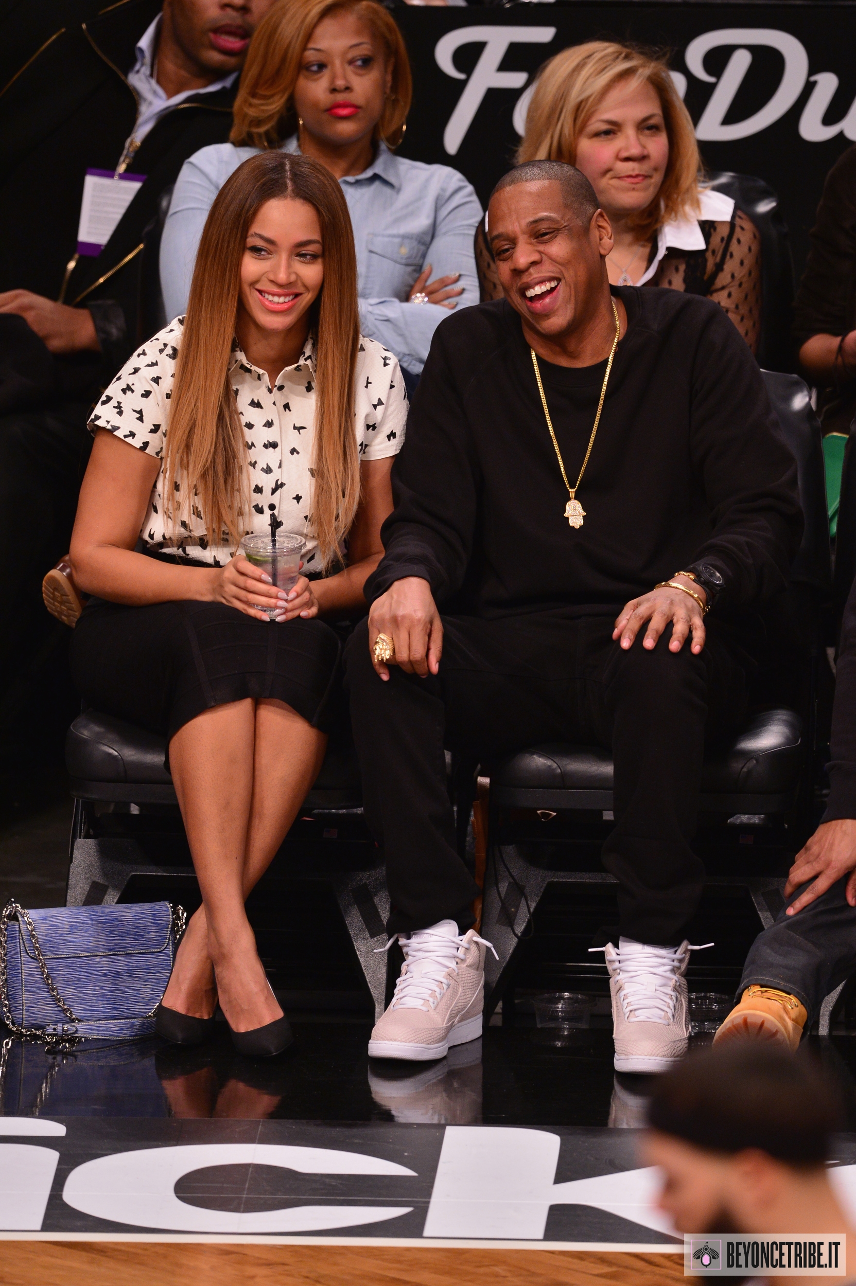 9Beyonc%C3%A9-and-Jay-Z-meet-Prince-William-and-Kate-Middleton-at-the-Brooklyn-Nets-vs-Cleveland-Cavaliers-game-NYC-8-DEC-2014.jpg