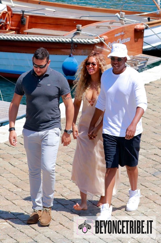 Beyonce-and-Jay-Z-vacation-in-Monaco-with-their-daughter-Blue-Ivy.jpg